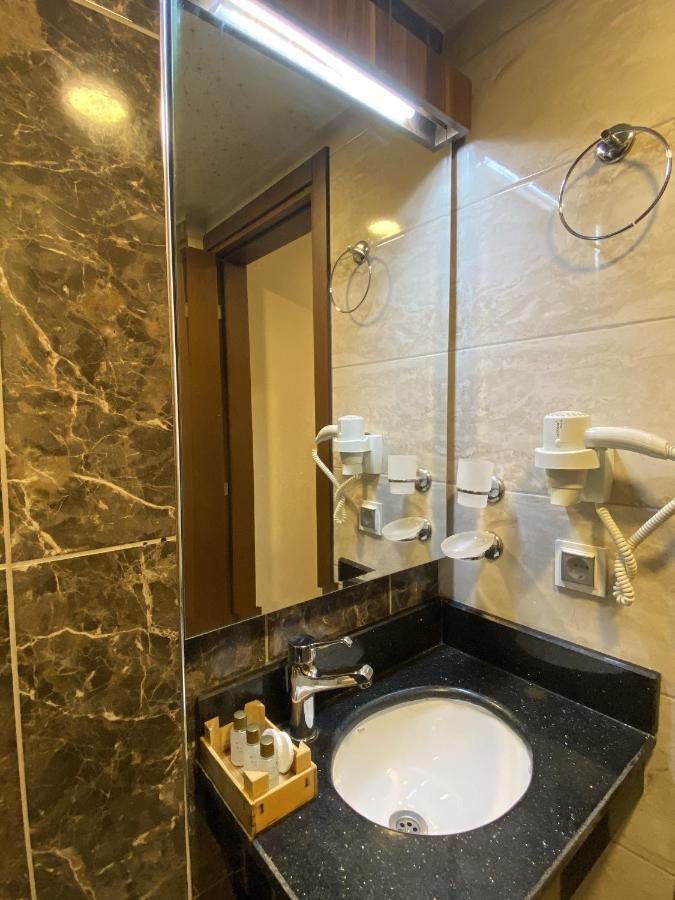 Emily Rose Hotel كمر المظهر الخارجي الصورة